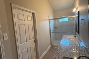 9722 Pelsey St, Houston, TX 77029 - Photo 12