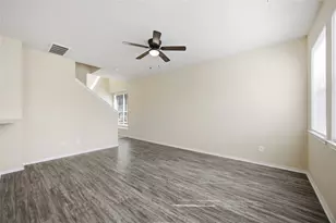 59 E Stedhill Loop, The Woodlands, TX 77384 - Photo 4