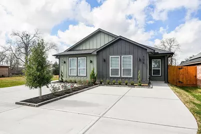 4101 Victoria Avenue #B, Dickinson, TX 77539 - Photo 2