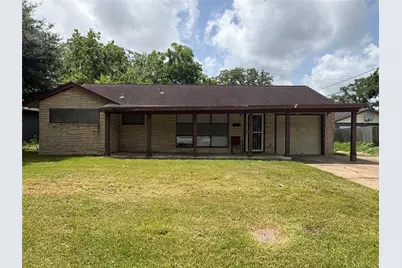 118 Jonquil Street, Lake Jackson, TX 77566 - Photo 1