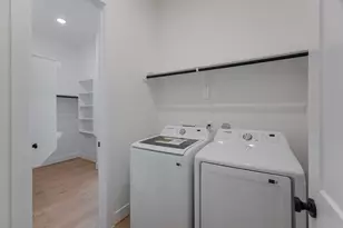 564 Tawny Rim Dr, Willis, TX 77318 - Photo 16