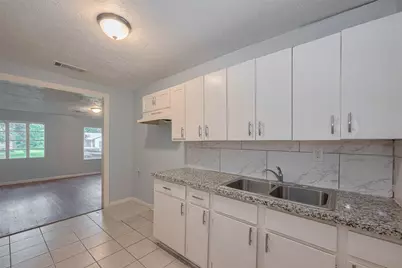 4906 Larkspur Street, Houston, TX 77033 - Photo 6