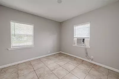 7621 Sundown Drive, Houston, TX 77028 - Photo 16