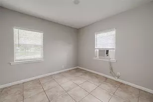 7621 Sundown Dr, Houston, TX 77028 - Photo 16