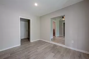 7621 Sundown Dr, Houston, TX 77028 - Photo 6