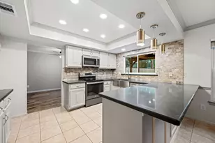 3223 Park Garden Dr, Houston, TX 77339 - Photo 10
