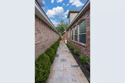 1211 Campton Court, Houston, TX 77055 - Photo 34