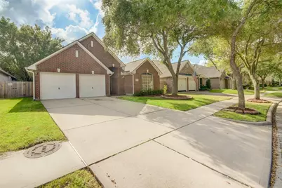 635 Avery Drive, Sugar Land, TX 77479 - Photo 2