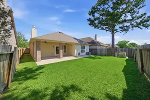 1060 Brigid Ct, Dickinson, TX 77539 - Photo 24