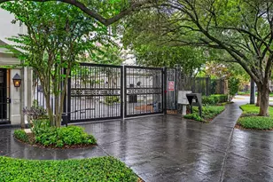 118 Oak Pl Dr, Houston, TX 77006 - Photo 1