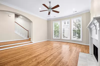 118 Oak Place Drive, Houston, TX 77006 - Photo 12