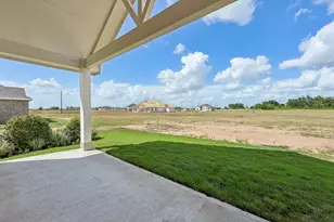 218 Dunovant Dr, Sealy, TX 77474 - Photo 18