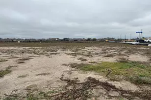 1825 S Wildflower Dr, Deer Park, TX 77536 - Photo 2