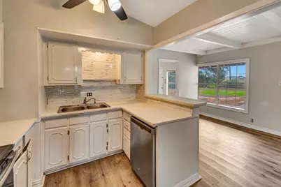 611 Sarah Street, Edna, TX 77957 - Photo 20