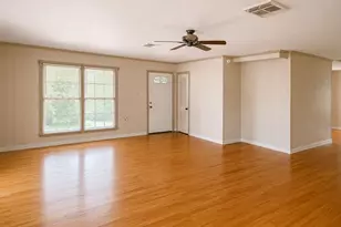 131 Daisy St, Lake Jackson, TX 77566 - Photo 10