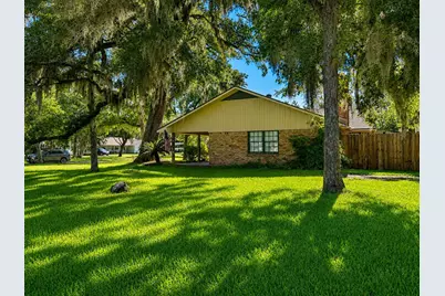 131 Daisy Street, Lake Jackson, TX 77566 - Photo 4