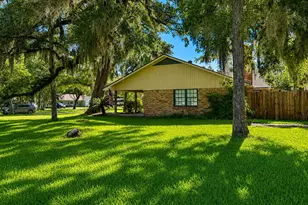 131 Daisy St, Lake Jackson, TX 77566 - Photo 4