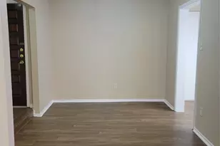 9915 Towne Brook Ln, Sugar Land, TX 77498 - Photo 4