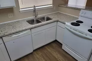 9915 Towne Brook Ln, Sugar Land, TX 77498 - Photo 14