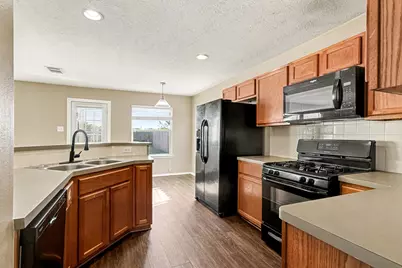 1081 Lasso Court, Alvin, TX 77511 - Photo 10