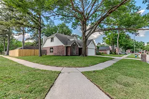 14230 Cypress Ridge Dr, Cypress, TX 77429 - Photo 2