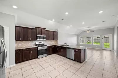 2919 Twin Cove Court Court, Conroe, TX 77301 - Photo 10