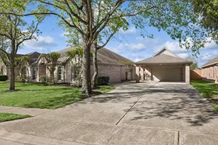 403 Primrose Ln, League City, TX 77573 - Photo 6