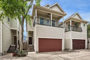 1017 W 16th St, Houston, TX 77008 - Photo 2