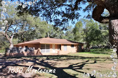1630 Montezuma Street, Columbus, TX 78934 - Photo 1