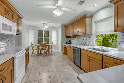 8122 Perch, Baytown, TX 77523 - Photo 10