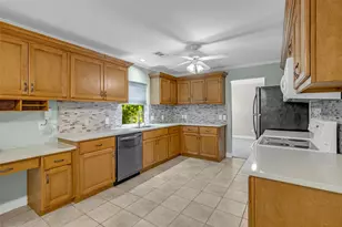 8122 Perch, Baytown, TX 77523 - Photo 12