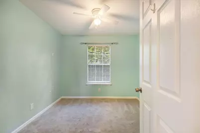 9506 E Avenue I, Houston, TX 77012 - Photo 12