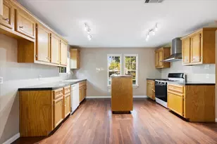 9506 E Avenue I, Houston, TX 77012 - Photo 8