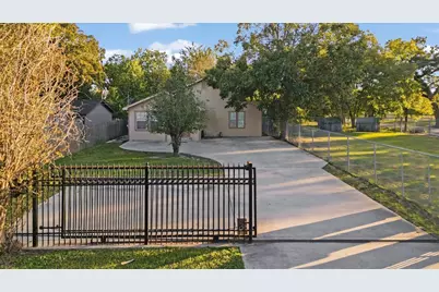 9506 E Avenue I, Houston, TX 77012 - Photo 1