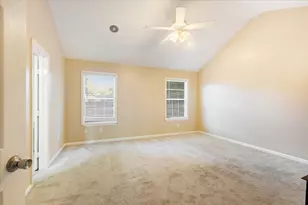 9506 E Avenue I, Houston, TX 77012 - Photo 12