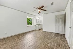 3110 Eastwick Ln, La Porte, TX 77571 - Photo 4