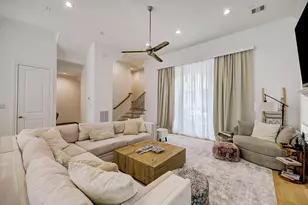 10923 Grove Tree Ln, Houston, TX 77043 - Photo 10