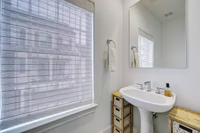 10923 Grove Tree Lane, Houston, TX 77043 - Photo 20