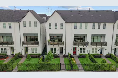 3317 W 11th Street, Houston, TX 77008 - Photo 1