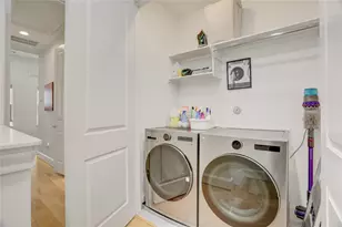 3317 W 11th St, Houston, TX 77008 - Photo 32