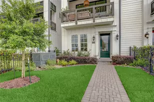 3317 W 11th St, Houston, TX 77008 - Photo 2