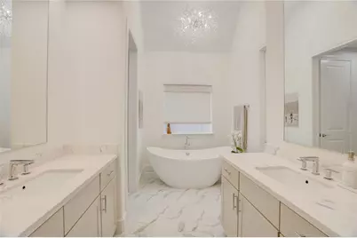 3317 W 11th Street, Houston, TX 77008 - Photo 6