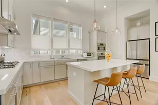 3317 W 11th St, Houston, TX 77008 - Photo 14