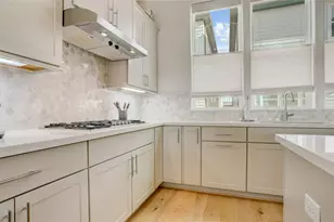 3317 W 11th St, Houston, TX 77008 - Photo 10