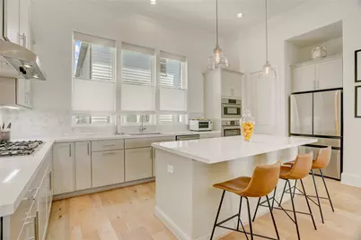 3317 W 11th Street, Houston, TX 77008 - Photo 12