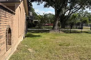 9230 Kerrwood Ln, Houston, TX 77080 - Photo 6