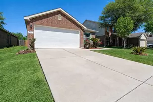 1318 Hawks Nest Dr, Houston, TX 77067 - Photo 2