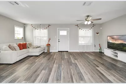 115 Morrell Street, Baytown, TX 77520 - Photo 2