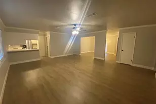 102 Mulberry St, Lake Jackson, TX 77566 - Photo 4