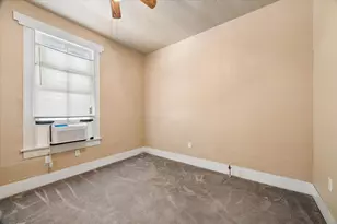 910 32nd St, Galveston, TX 77550 - Photo 4